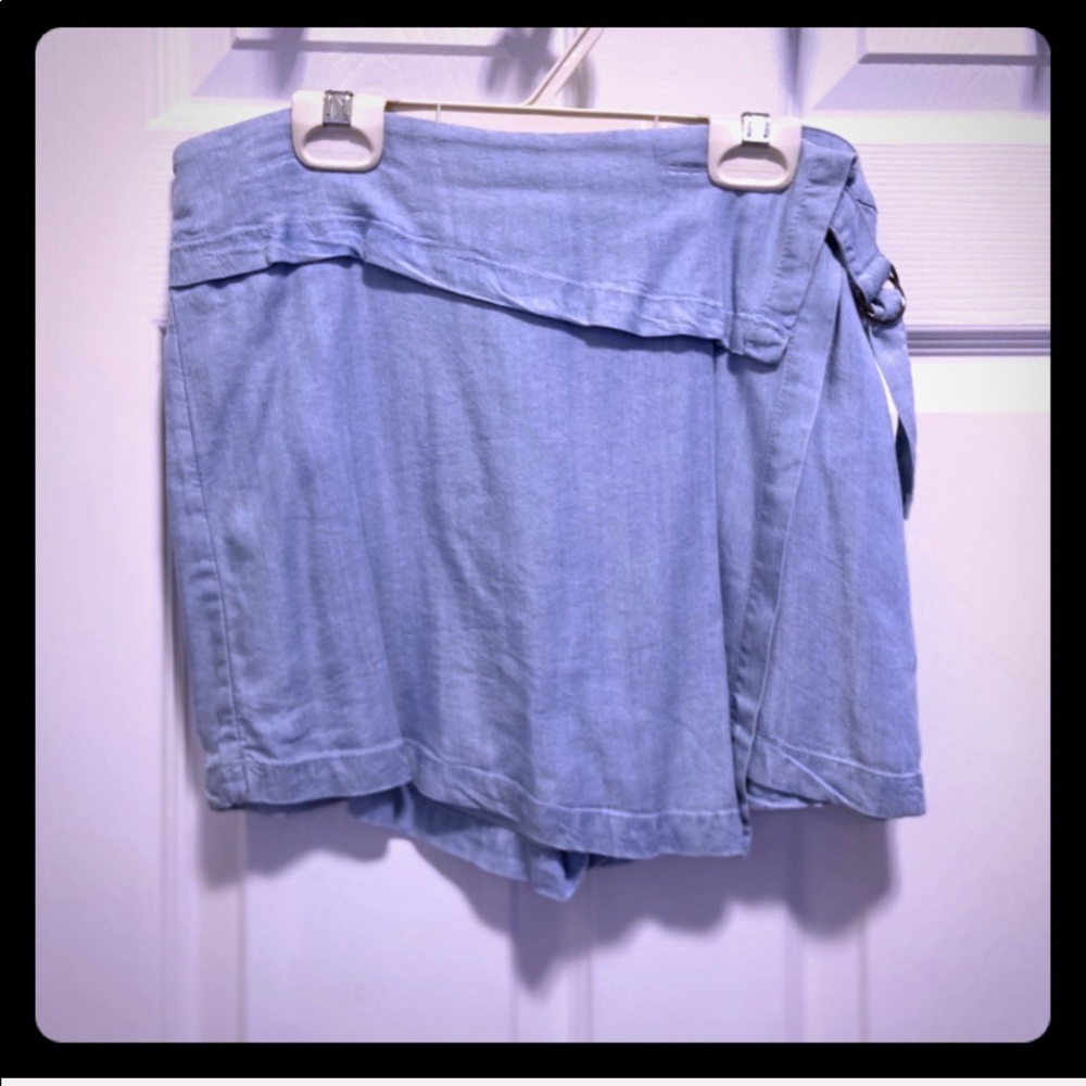 NWT Chambray Skort